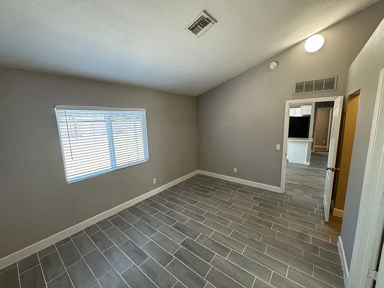768 E Stottler Pl — Photo 10