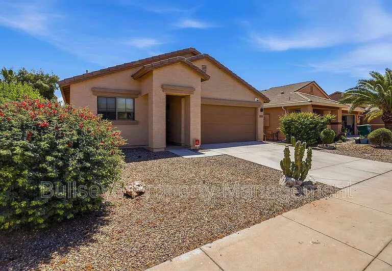 21069 N Jocelyn Ln — Photo 3
