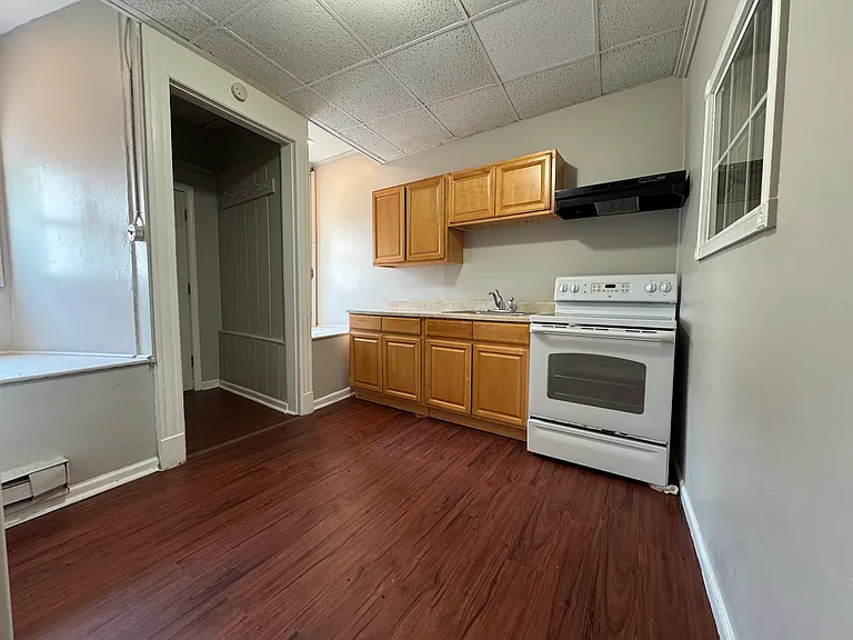 86 Wolcott St #L1 — Photo 6