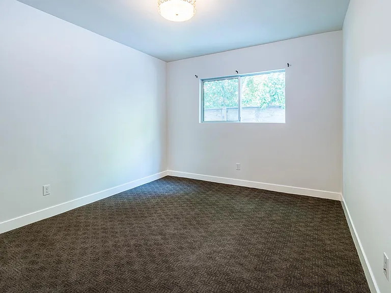 8421 Clinton St #101 — Photo 15