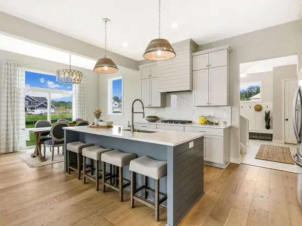 15712 Aquila Ave, Savage, MN 55378