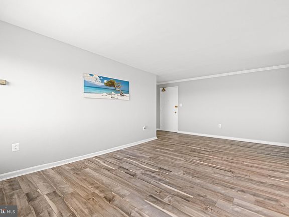 5th image of 1300 S Arlington Ridge Rd APT 702