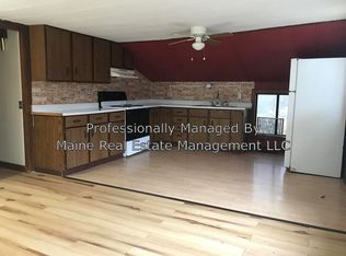 52 Hill St, Eddington, ME 04428