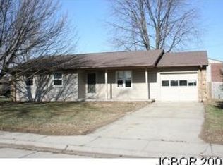 727 Sprenger Rd, Seymour, IN 47274