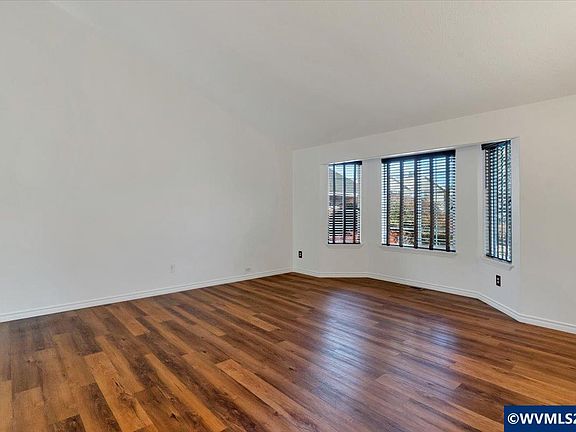 4th image of 4940 Keiko Ct NE