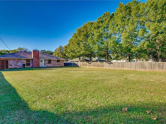 4th image of 2117 Lea Meadow Cir