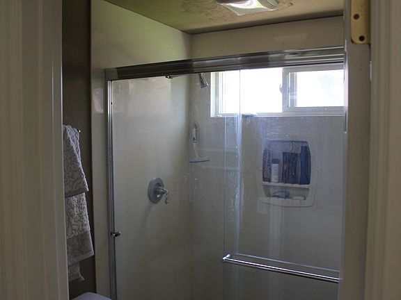 3rd image of 147 E Riverdale Ave