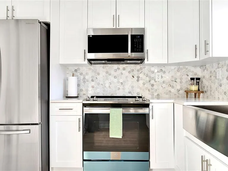 56 Holly Rd NW — Photo 11