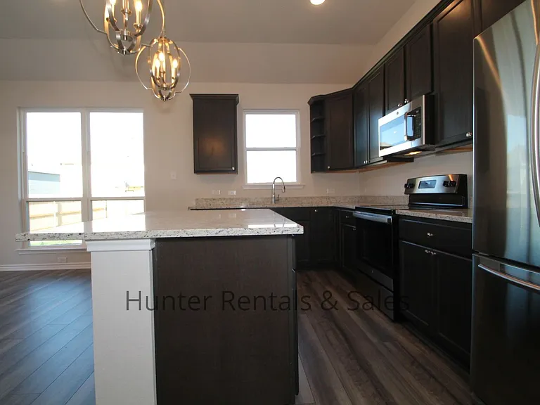 1902 Bayou Wood Ln — Photo 7
