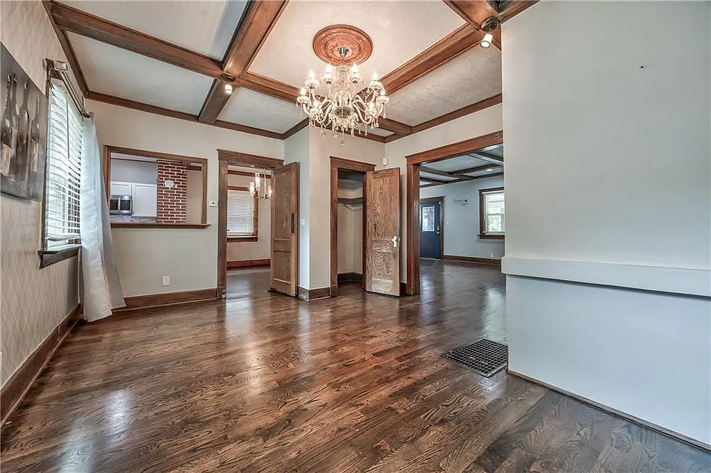 4 bed, 3.5 bath, 2900 sqft, $2,500 — Photo 2