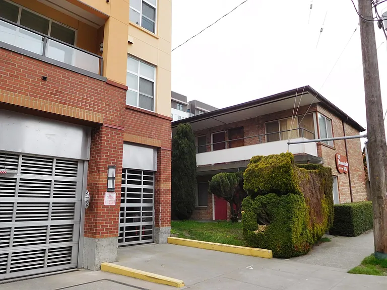 422 NE 70th St #8 — Photo 9