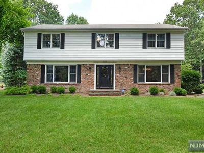 201 Heather Ln, Ramsey, NJ, 07446