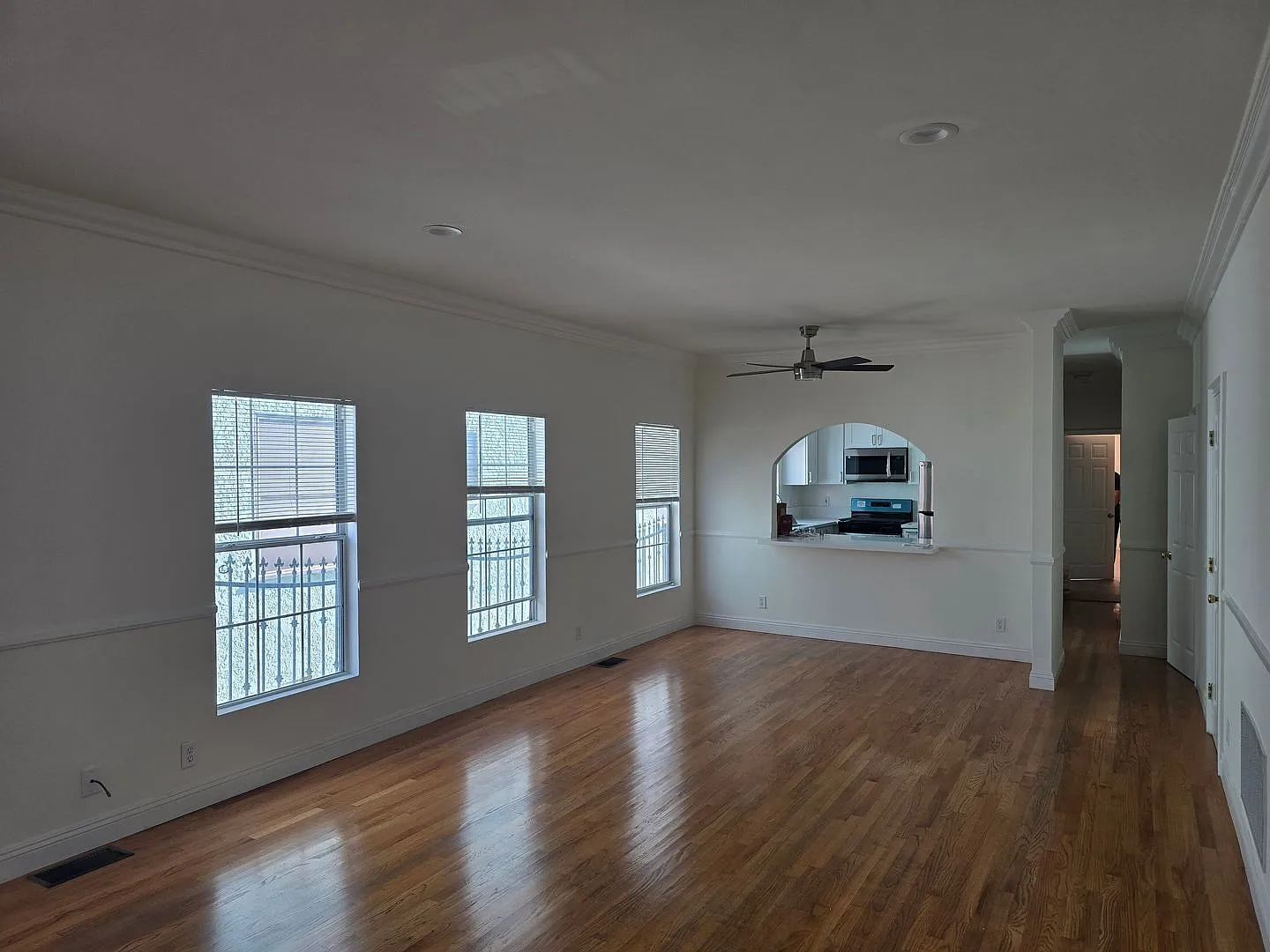 Ogden Apartment — Photo 4