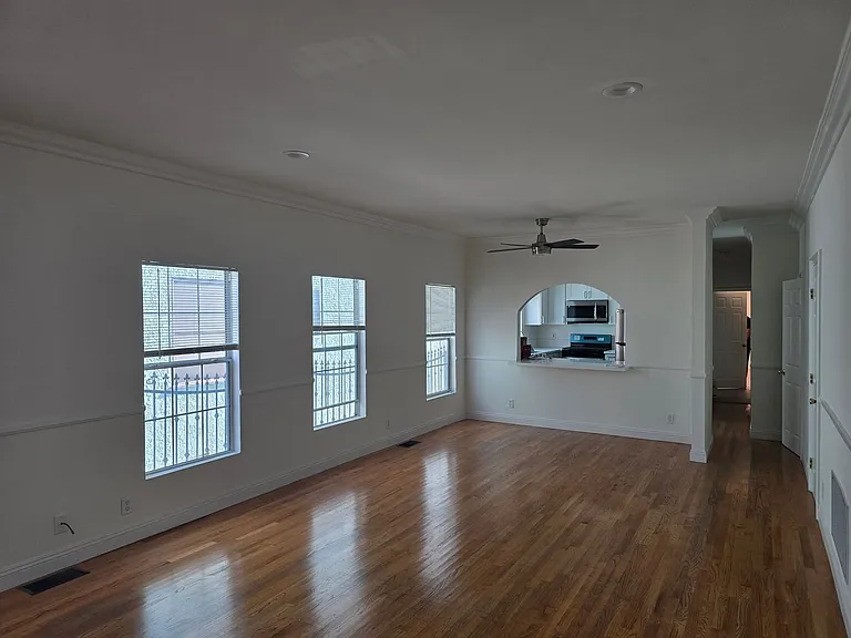 357 N Ogden Dr — Photo 4