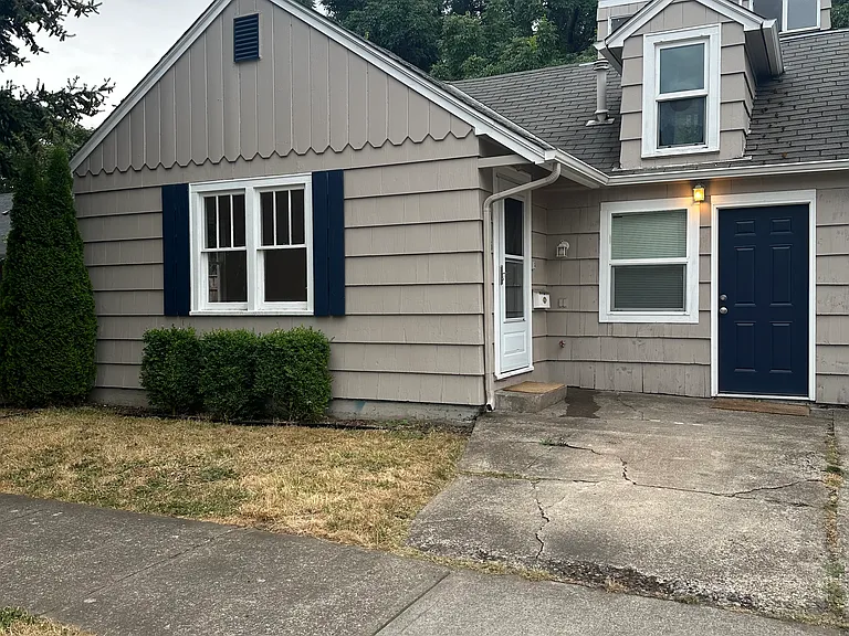 1356 SW A Ave #1356 — Photo 3