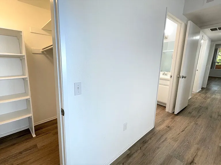 5300 Kester Avenue — Photo 19