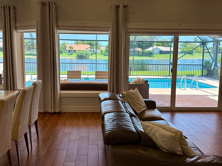 20725 Waters Edge Ct — Photo 3