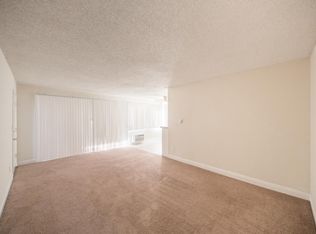 17900 Schoenborn St #2, Northridge, CA 91325