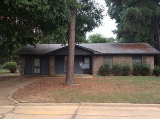 1704 Waverly Dr, Texarkana, TX 75501