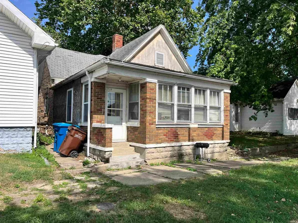718 N Pearl St, Logansport, IN 46947