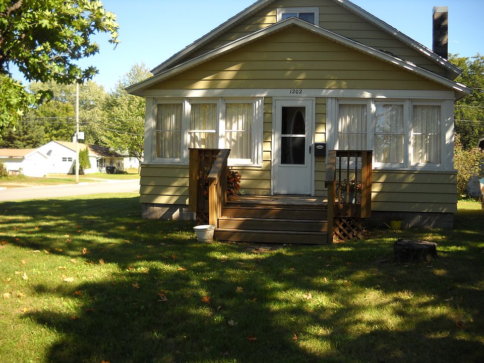1st image of 1202 S Smalley St