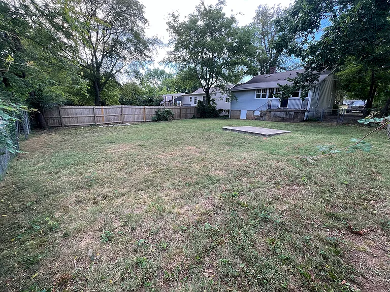330 Marshall St — Photo 22