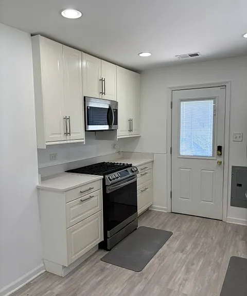 609 63rd Pl — Photo 2