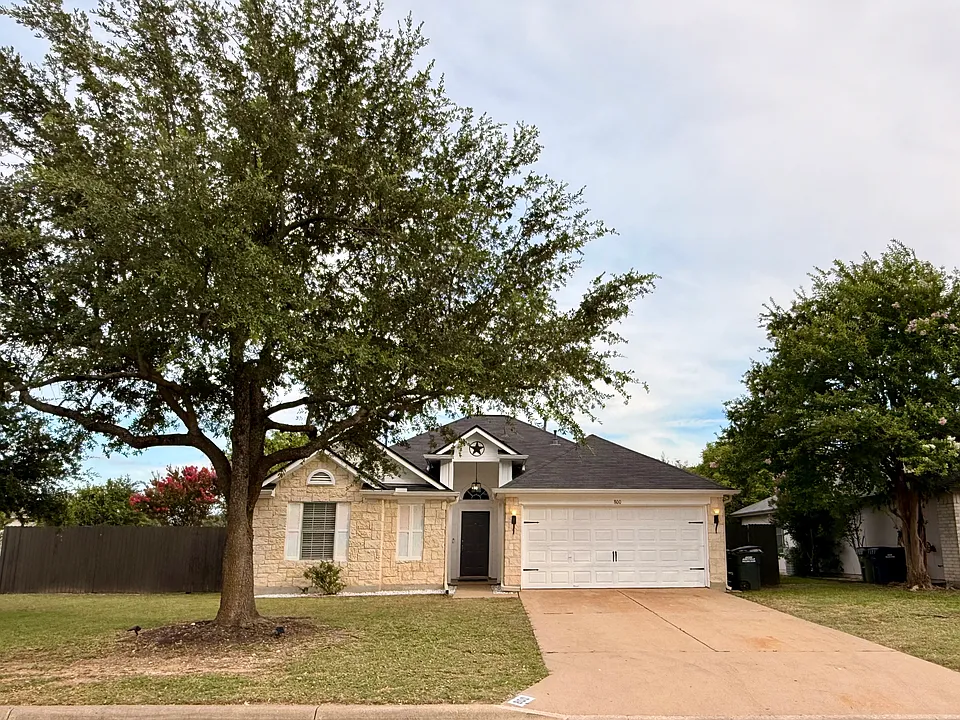 800 Lantana Ln
