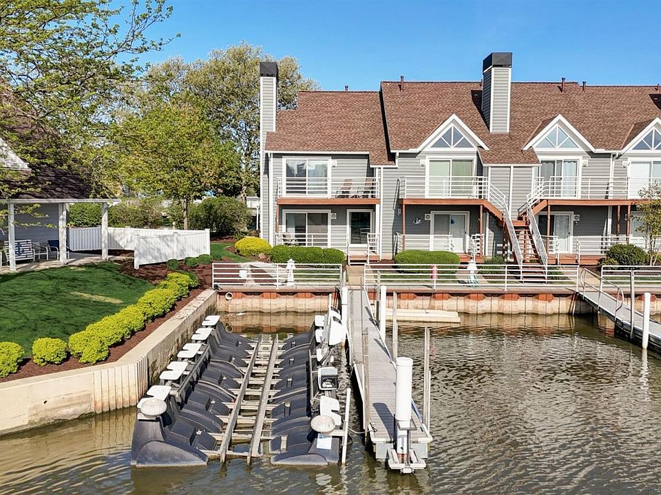 1st image of 198 Marina Point Dr