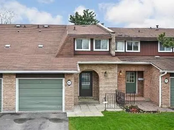 3350 Hornbeam Cres #10, Mississauga, ON L5L 3Z7
