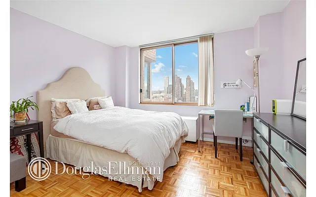 Sold by Douglas Elliman | media 10