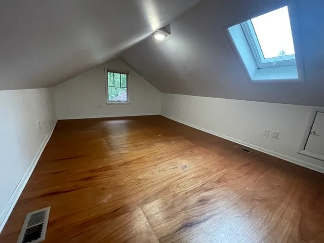1475 Albert St N — Photo 7