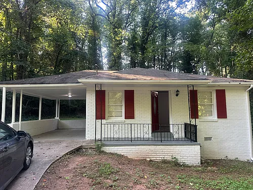 400 Greenhill Way Photo 1