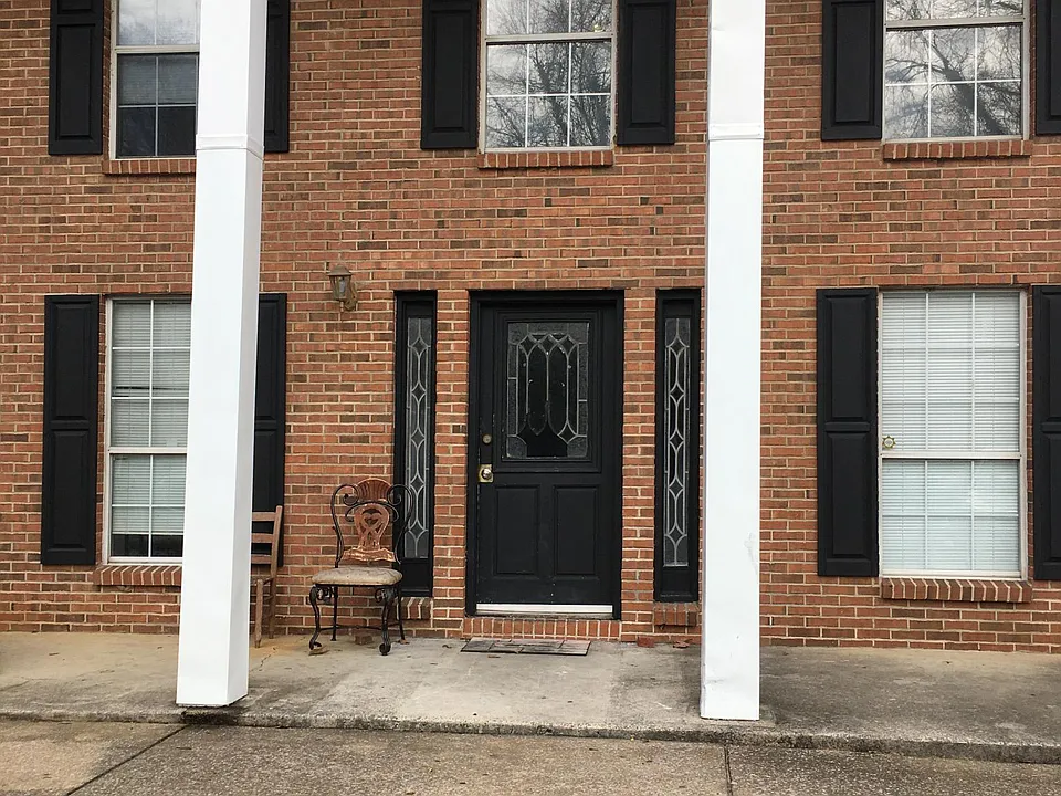 513 Newton St