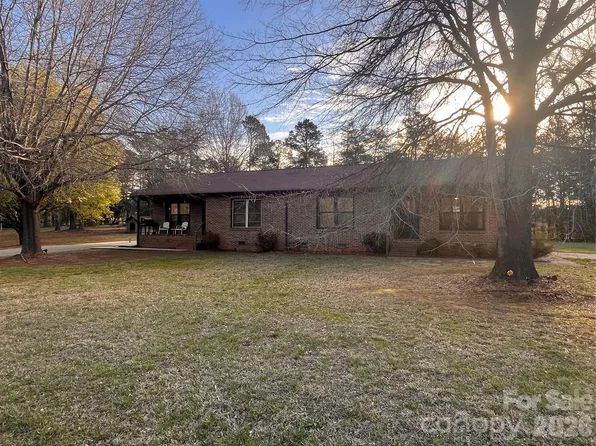 300 Taylor Rd, Stanley, NC 28164