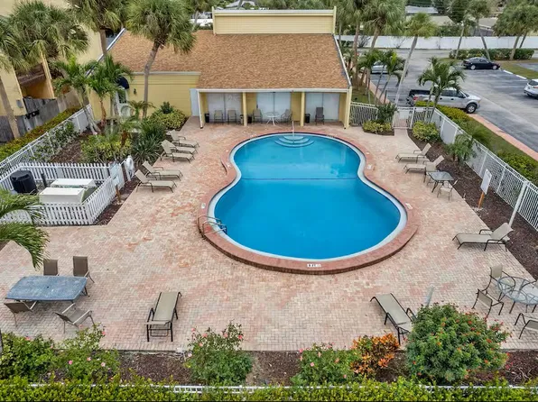 3403 Clark Rd, Sarasota, FL