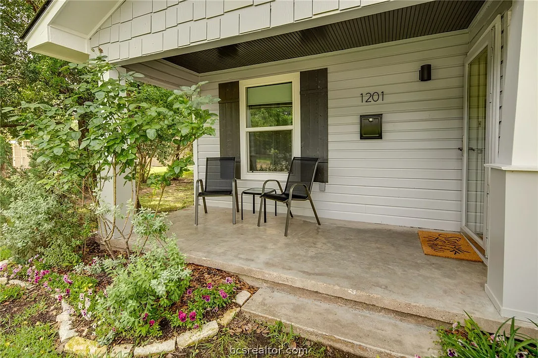 3 bed, 1288 sqft, $2,250 — Photo 3