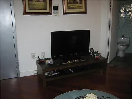 Sold by R New York | media 1