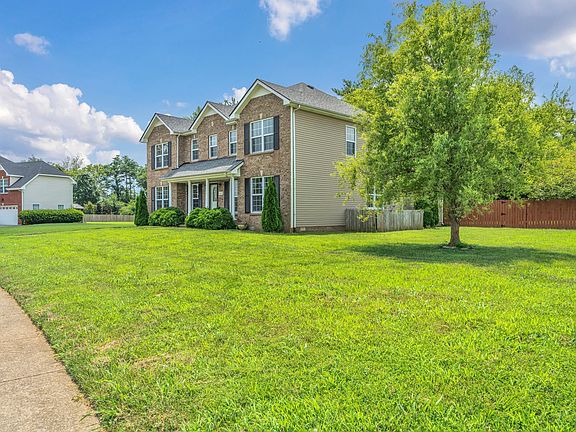 3rd image of 1024 Glenhurst Way