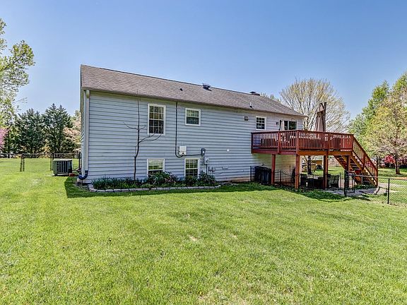 4th image of 109 McIntosh Dr