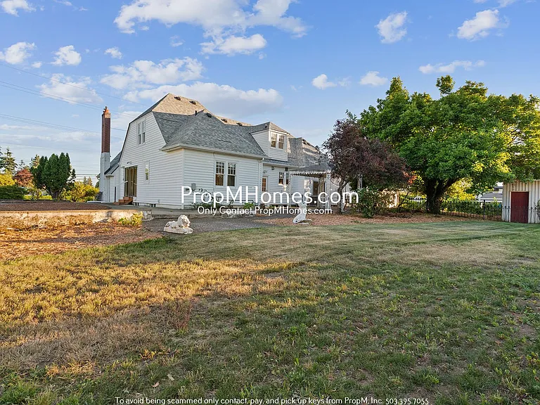 19825 SE Stark St — Photo 33
