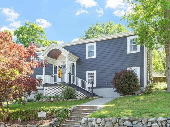14 Rockwood St, Melrose, MA 02176