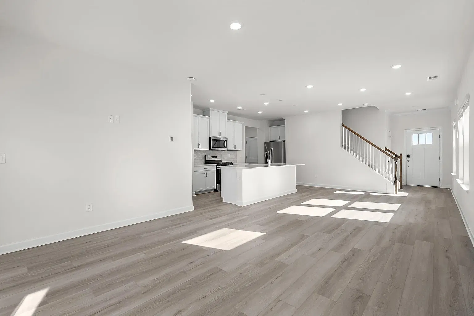 4 bed, 2100 sqft, $2,600 — Photo 4