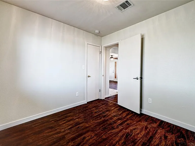 11724 Gemmer St — Photo 15