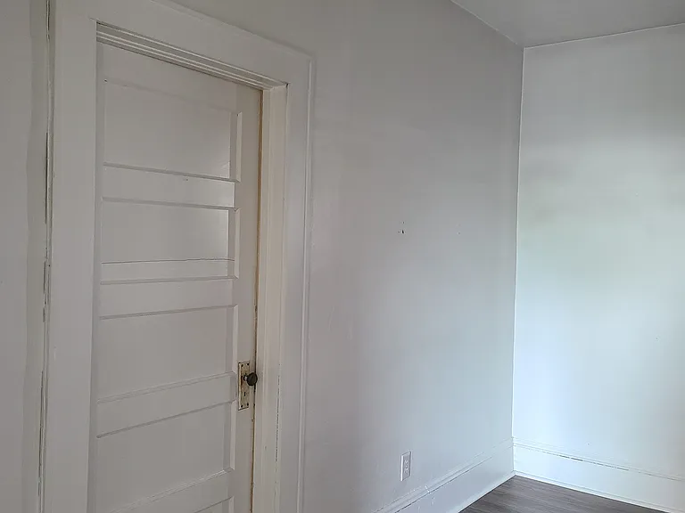 110 Summers St — Photo 23