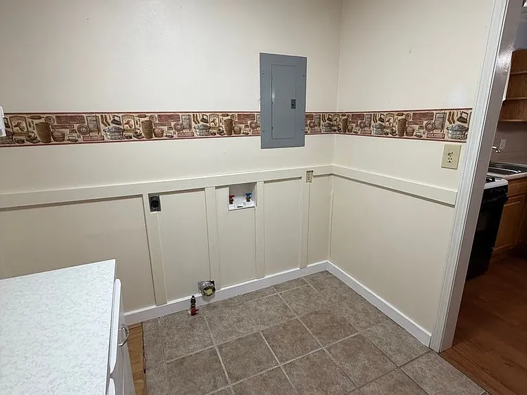 412 S Duke Ave — Photo 11