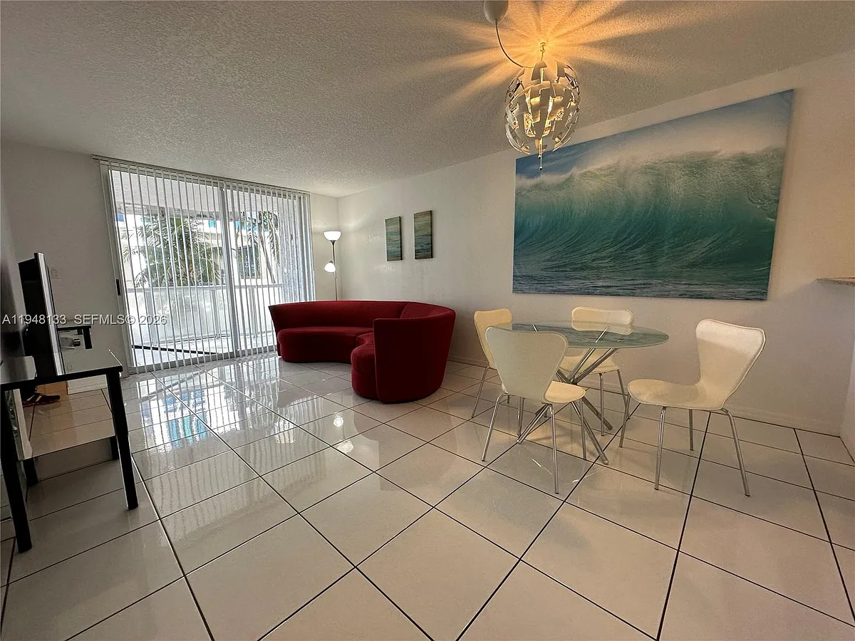 Building Photo - 17275 Collins Ave #312