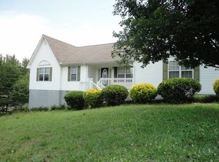 215 Deerfield Dr, Cleveland, GA 30528