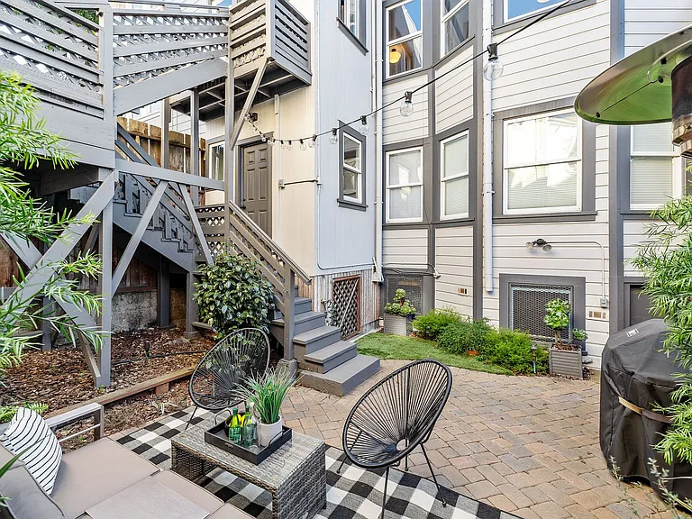 49 Cortland Ave — Photo 34