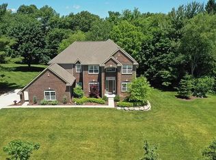 1380 Wildflower Ct, Lake Orion, MI 48362